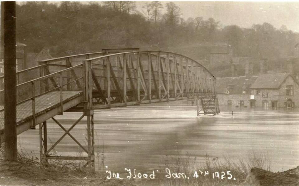 “The Flood, Jan. 4th 1925”: the Severn in flood beside the Boat Inn, the water almost to the deck of the bridge.